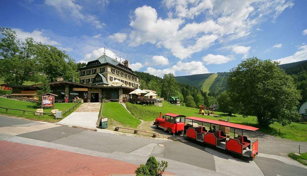 Hotel Praha Spindleruv Mlyn Exterior photo